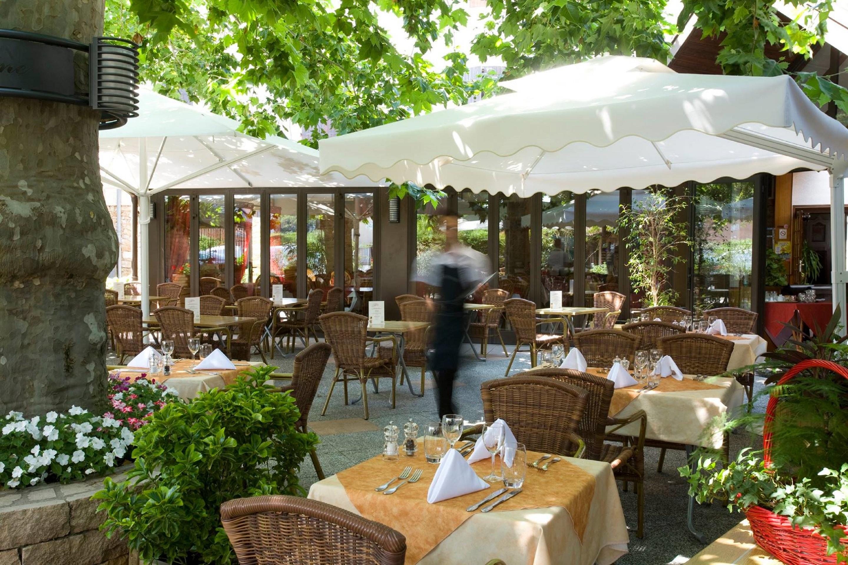 Logis Hotel Tante Yvonne & Son Restaurant Semi-Gastronomique - Lyon Nord Quincieux Exteriér fotografie