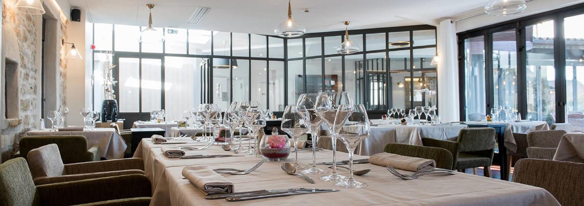 Logis Hotel Tante Yvonne & Son Restaurant Semi-Gastronomique - Lyon Nord Quincieux Exteriér fotografie